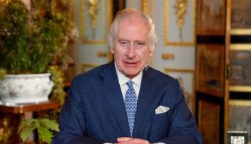 Kráľ Karol vyjadril podporu svojej neveste Kate. Za jej odvahu som na ňu hrdý, vyhlásil