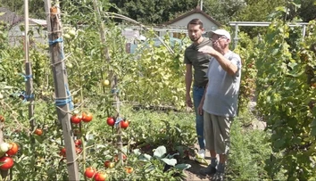 Dôchodca Emil miluje svoju záhradu a je to na nej vidieť. Prezradil, čo ešte môžete v týchto dňoch zasadiť