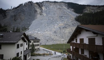 Hrozba pominula. Obyvatelia švajčiarskej dedinky sa po zosuve skál môžu vrátiť domov