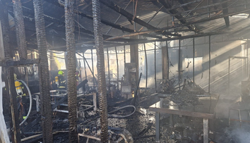 VIDEO: Ohnivé peklo pri Hlohovci. Plamene šľahali do obrovských výšok, vybuchovali plynové fľaše