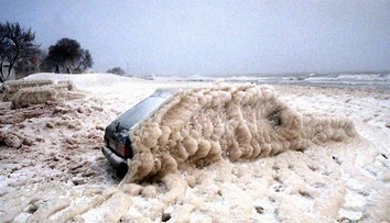 Autá primŕzali k ceste, deti mali uhoľné prázdniny. Československo pred 45 rokmi zasiahlo rekordné ochladenie