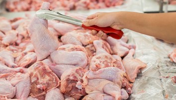 Na pultoch sa opäť objavila poľská kuracina so salmonelou. Prečítajte si, od ktorých firiem