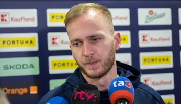 Známi hokejisti odovzdávali vysvedčenia. V Košiciach sa do školy vrátili aj reprezentanti