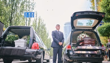 Kuriozita z Poľska: Z pohrebného auta vypadlo telo mŕtvej ženy