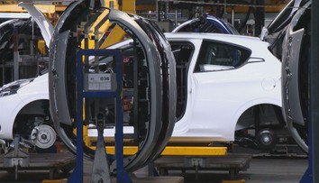 Europarlament definitívne odklepol koniec spaľovacích motorov. Takto hlasovali slovenskí poslanci