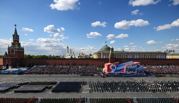 OBRAZOM: Žiadne lietadlá a jeden starý tank. Ruské oslavy víťazstva nad nacizmom sprevádzajú prísne opatrenia