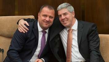 Hrnčiar sa zastal Sakovej aj Matečnej