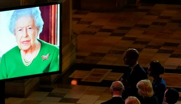 Britská kráľovná vyzvala lídrov, aby mysleli na budúce generácie
