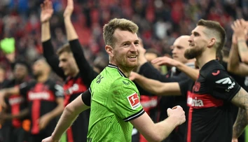 Bratislavčan Hradecký oslavuje double: Leverkusen po Bundeslige opanoval aj Nemecký pohár