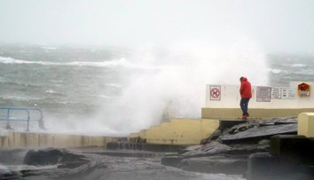 V Írsku úraduje víchrica Isha. Spôsobila výpadky elektriny a narušila aj leteckú dopravu