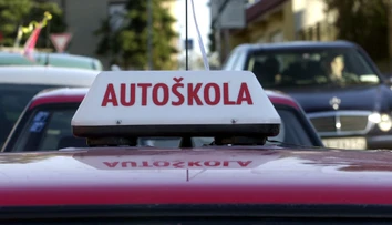 Chcú im uľahčiť štart do života. Mladým ľuďom z detských domovov bude štát preplácať vodičské preukazy