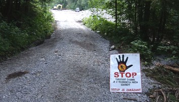 Voda klesla, spúšť zostala. Turistický chodník v Monkovej doline zrejme tak skoro neobnovia