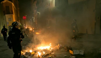 Ľudí na protestoch "žltých viest" bolo ešte viac, opäť došlo k násilnostiam