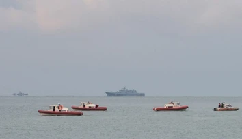 Piloti stihli cestujúcich varovať pred možnou haváriou