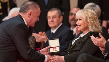 Kiska vyznamenal 25 osobností: Veľkej pocty sa dostalo aj Marike Gombitovej