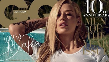 Povedali by ste, že toto sú silikóny? Iggy ako miss mokré tričko