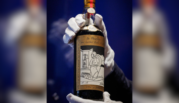 Vydražili vzácnu whisky z roku 1926. Stala sa najdrahšou fľašou na svete