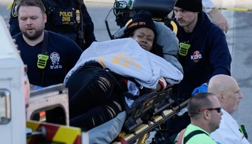 VIDEO: Zranené deti, streľba do ľudí pred 800 policajtmi. Z osláv po Super Bowle sa stal horor