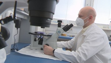 Málokto vie, že si trúfol na maratón. Virológ Boris Klempa nás vzal tam, kam sa hocikto nedostane