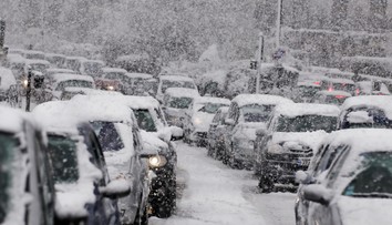 Vodiči majú v zime dve povinnosti navyše: O jednej niektorí ani nechyrujú