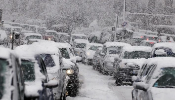 Vodiči majú v zime dve povinnosti navyše: O jednej niektorí ani nechyrujú