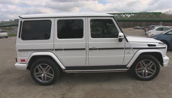 Vysnívané auto si kúpil cez inzerát. Okamžite mal problémy s políciou aj daniarmi