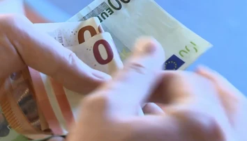 Čerpáte z účtu do mínusu? Banka vás môže poriadne skasírovať