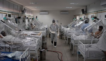 Väčšina covidových pacientov na JIS-kách v Brazílii má menej ako 40 rokov