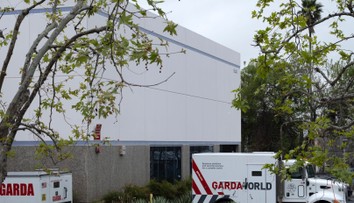 Šokujúca krádež v USA. Zlodejom sa podarilo vziať 30 miliónov v hotovosti