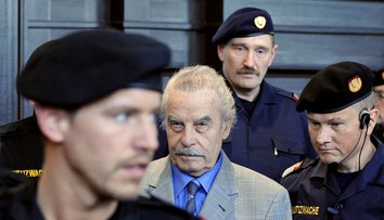 Štvrťstoročie väznil a znásilňoval svoju dcéru. Súd schválil presun Fritzla z psychiatrického do bežného väzenia