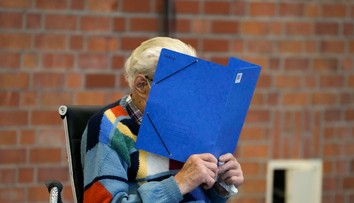 V Nemecku začal proces so 100-ročným bývalým dozorcom. Napomáhať mal pri vyše 3500 vraždách