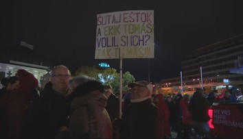 Opozícia na námestiach. Strany si pripomenuli revolúciu, niekde i protestovali proti vláde