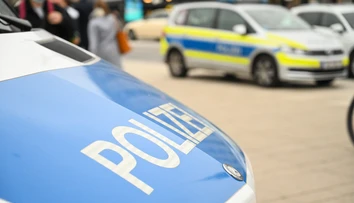 Páchateľ postrelil na ulici v Berlíne muža, pátra po ňom polícia