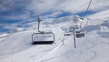 Záujem Slovákov o lyžovačky v zahraničí je obrovský. Výhodné zájazdy na prázdniny nájdete už iba ťažko