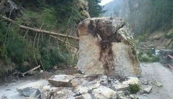 Obrovský balvan spadol na cestu vo Vrátnej doline. Keby vtedy išlo auto, tragédia by bola nezvratná