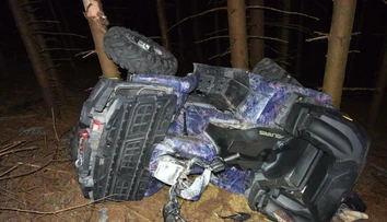 Tragická nehoda na Záhorí! Dvojica mužov na štvorkolke vletela do stromu