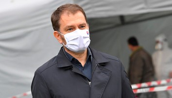 Matovič rozdával z rezervy predsedu vlády. Pomoc poskytol aj škole vo Vrútkach