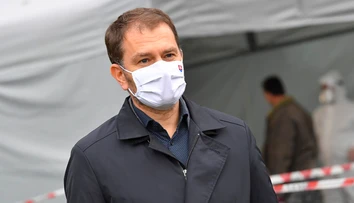 Matovič rozdával z rezervy predsedu vlády. Pomoc poskytol aj škole vo Vrútkach