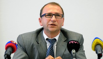 NAKA má podozrenie, že tristotisíc eur zo zabudnutého ruksaku pochádza z trestnej činnosti