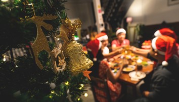 Očkovanie, respirátor a pohoda. Odborníci radia, ako si spraviť bezpečnejšie Vianoce