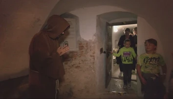 Michalovský kaštieľ ovládli duchovia. Festival návštevníkom ponúkol aj historické predstavenia