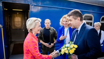 Von der Leyenová pricestovala do Kyjeva na rokovania o podpore EÚ pre Ukrajinu