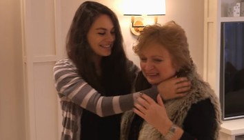 Mila Kunis prekvapila rodičov. Ich starý byt zmenila na nepoznanie