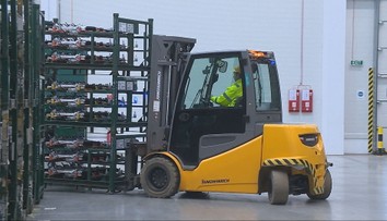 Priemerný slovenský zárobok prekonal 1500 eur v hrubom. Rast platov sa však začína spomaľovať