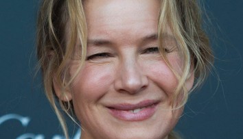 Zbohom botoxu? Renée Zellweger sa na seba opäť podobá