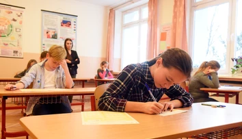 Monitor Európskej komisie: Na Slovensku sa potvrdili veľké regionálne rozdiely v testovaní piatakov
