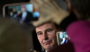 Imrecze trvá na tom, že dostával extra peniaze k platu. Kaliňák aj Brhel to považujú za nezmysel