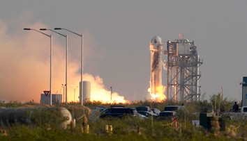 Ďalší miliardár vo vesmíre: Prvý let Blue Origin Bezosa bol úspešný