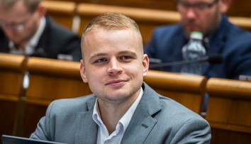 Krajne pravicová Alternatíva pre Nemecko nemá záujem o Mazureka. Do frakcie by zobrali iba Uhríka