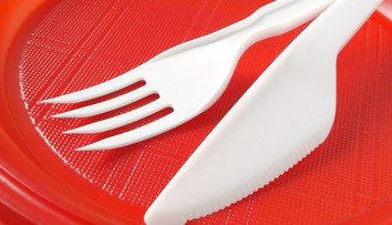 Čína hlási opatrenia v boji proti plastovému odpadu. Dotknú sa veľkomiest